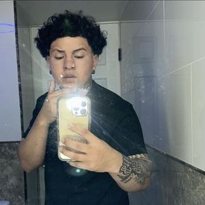 Meet your Posher, Bayron